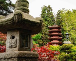 Habillez votre jardin avec un pagode japonais