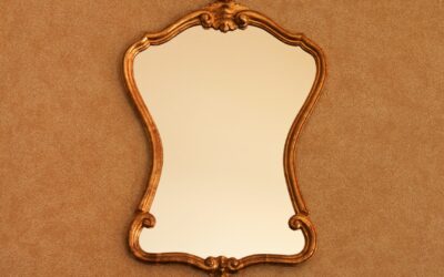 Les astuces pour fabriquer un porte-bijoux élégant à partir d’un vieux miroir