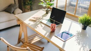 bureau dans le salon